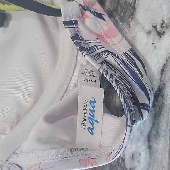 La Vie en Rose bathing suit set size medium - Picture 4 of 4